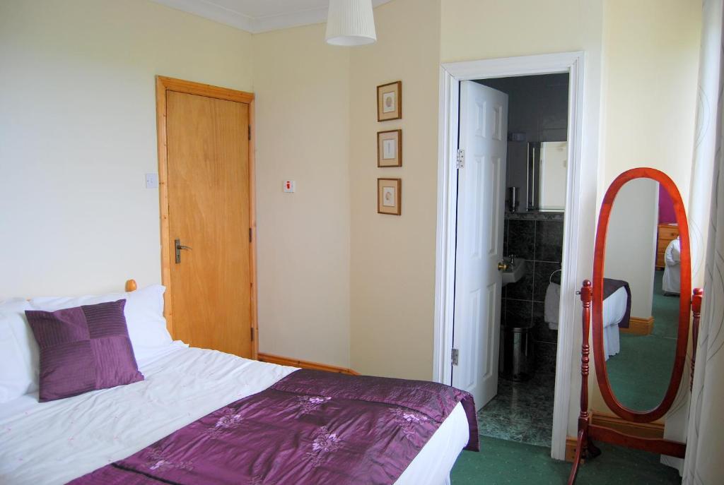 Clonmore Lodge B&B Quilty Bilik gambar